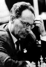  The great Mikhail Botvinnik, many time world champion. (bb-art1_pic2.jpg, 07 KB)  